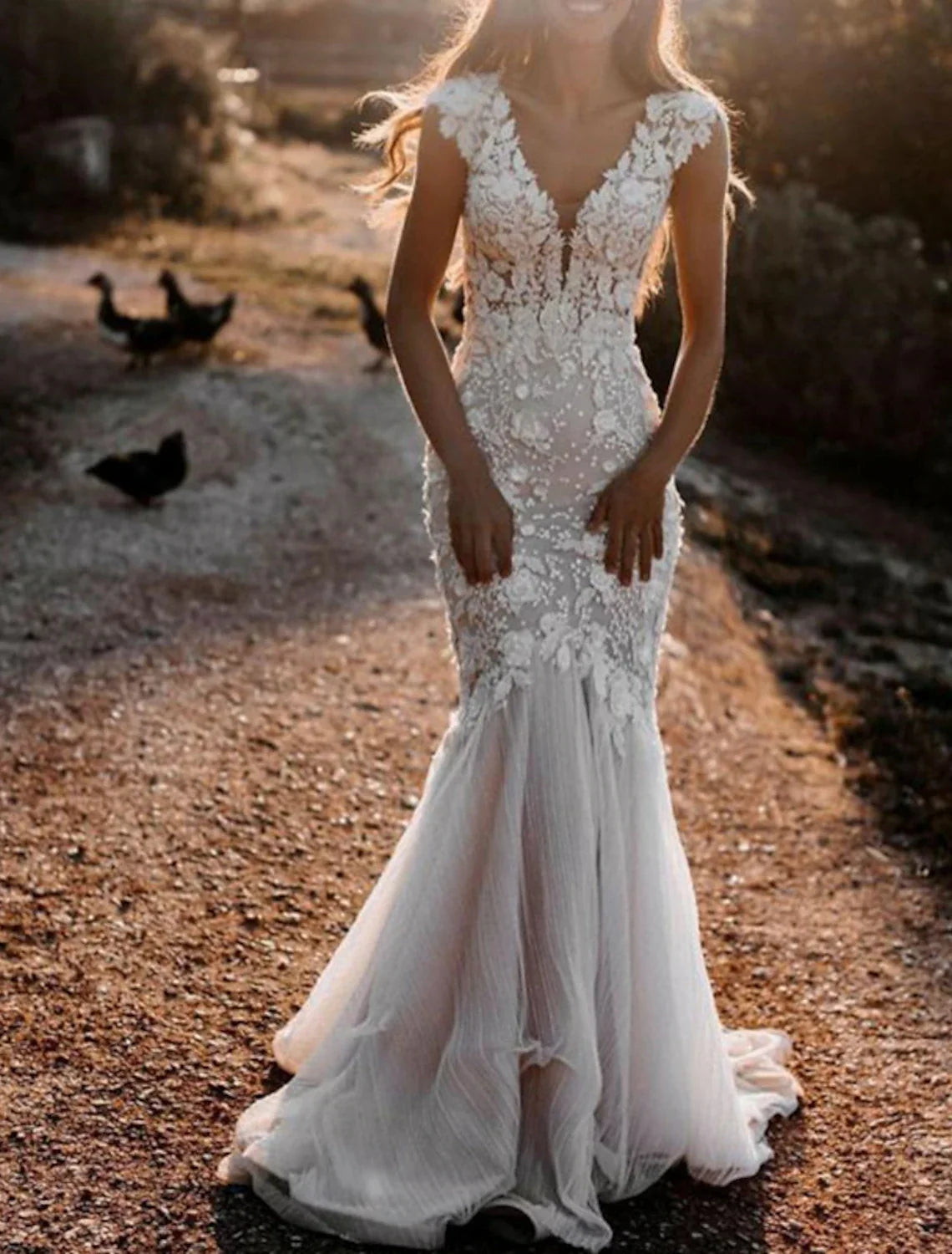 Beach Wedding Dresses Mermaid / Trumpet V Neck Cap Sleeve Court Train Lace Bridal Gowns With Appliques Romantic Wedding Dress