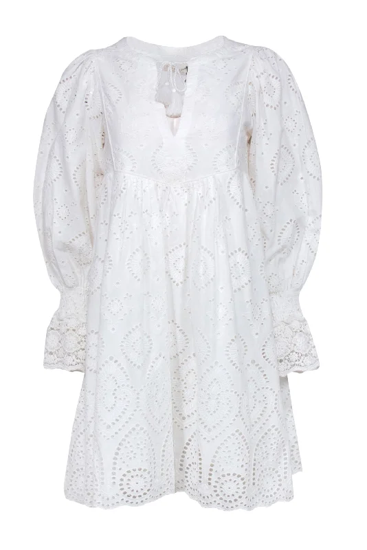 Spell & The Gypsy - White Eyelet “Dylan Smock” Shift Dress w/ Tassels & Lace Trim Sz S Lace Dress Twirl